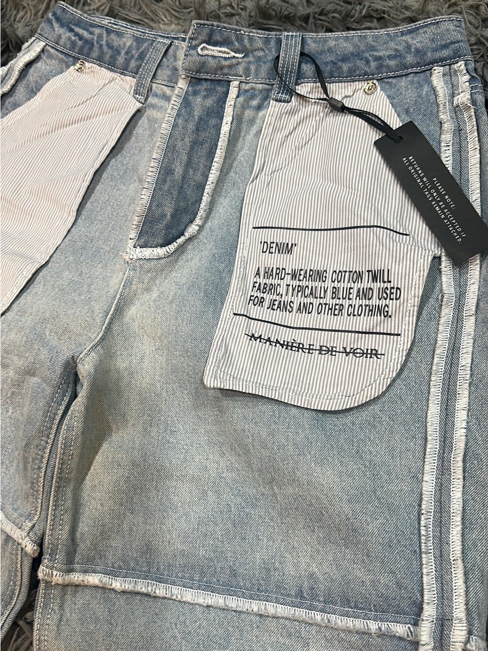 Maniere De Voir Light Wash Patchwork Denim Jeans with Contrast Pockets - Picture 3 of 10